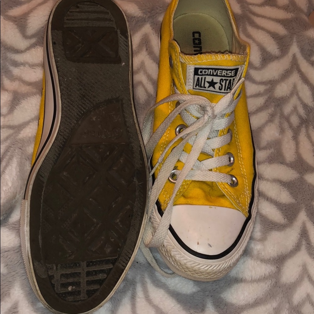 CONVERSE YELLOW LOW TOP SNEAKERS